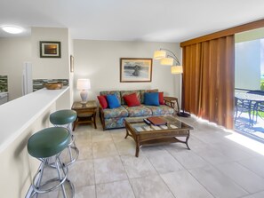 Condo, 1 Bedroom | Living area