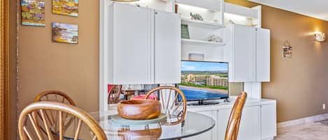 Condo, 1 Bedroom | Dining