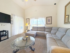 Living area - Sweet Magnolia 4 Bedroom Home by RedAwning (Kissimmee)