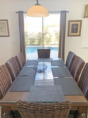 House, 5 Bedrooms | Dining