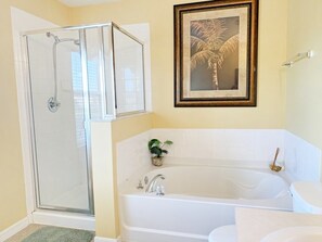House, 5 Bedrooms | Bathroom | Towels - Florida Tradition 5 Bedroom Home by RedAwning (Davenport)