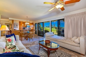 Condo, 2 Bedrooms | Living area