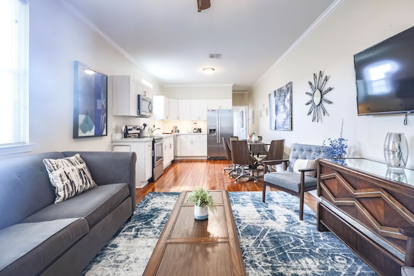 Living & Kitchen Area