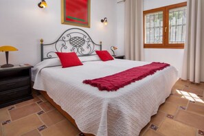 4 habitaciones, tabla de planchar con plancha y wifi gratis