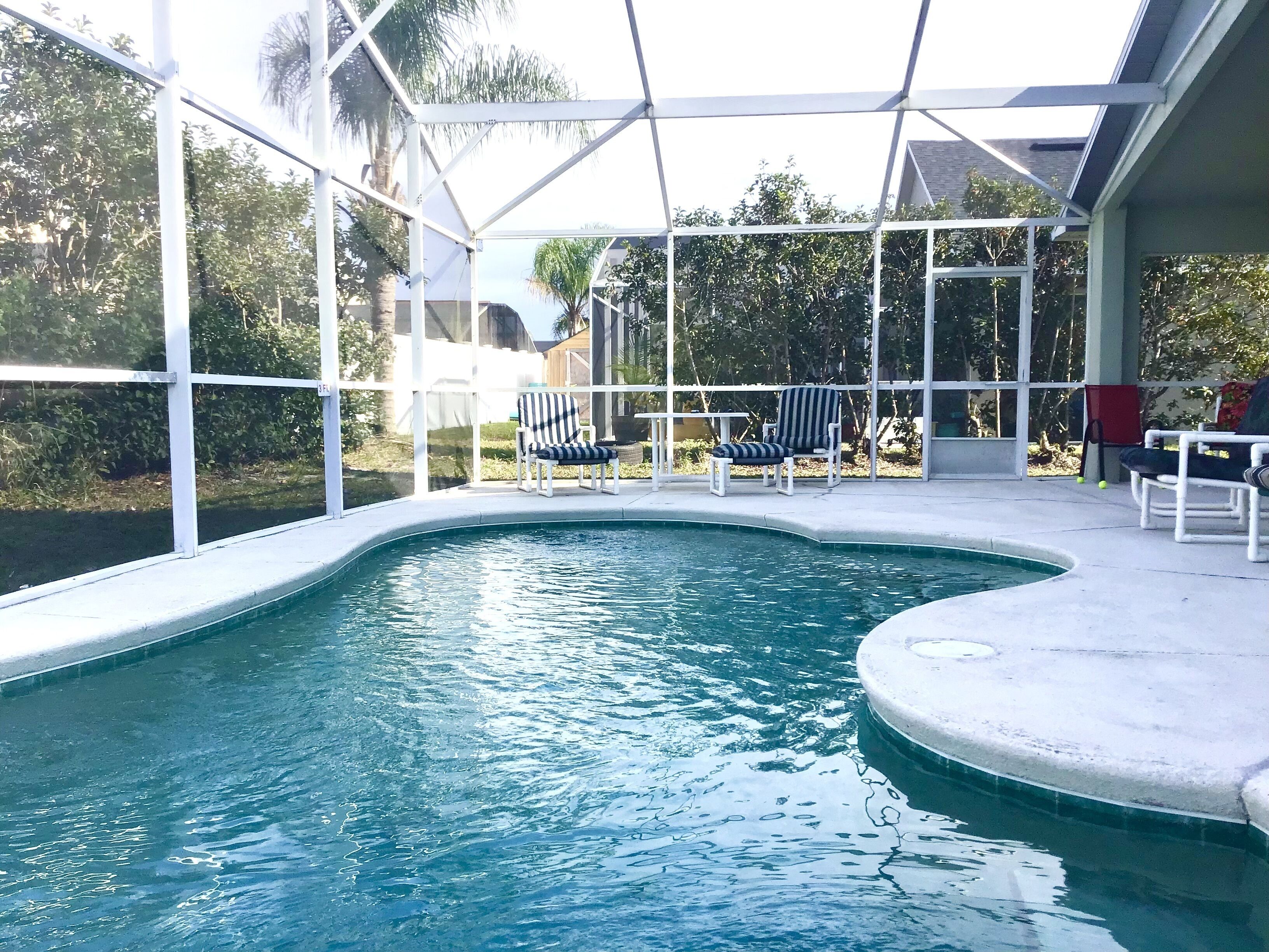 Beautiful spacious 3 Bedroom Villa with private pool ---- Entire floor no carpet