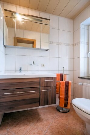 Dusche, Handtücher, Seife, Shampoo