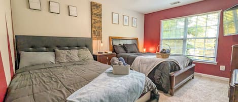 Townhome, 4 Bedrooms, Non Smoking, Pets Allowed | Hypo-allergenic bedding, desk, blackout drapes, free WiFi