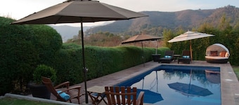 Jacarandas House La Peña Valle de Bravo, Mex.