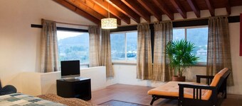 Jacarandas House La Peña Valle de Bravo, Mex.