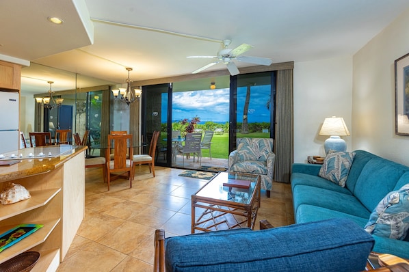 Condo, 1 Bedroom | Living area