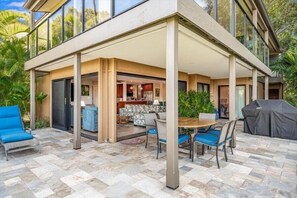 Condo, 2 Bedrooms | Outdoor dining
