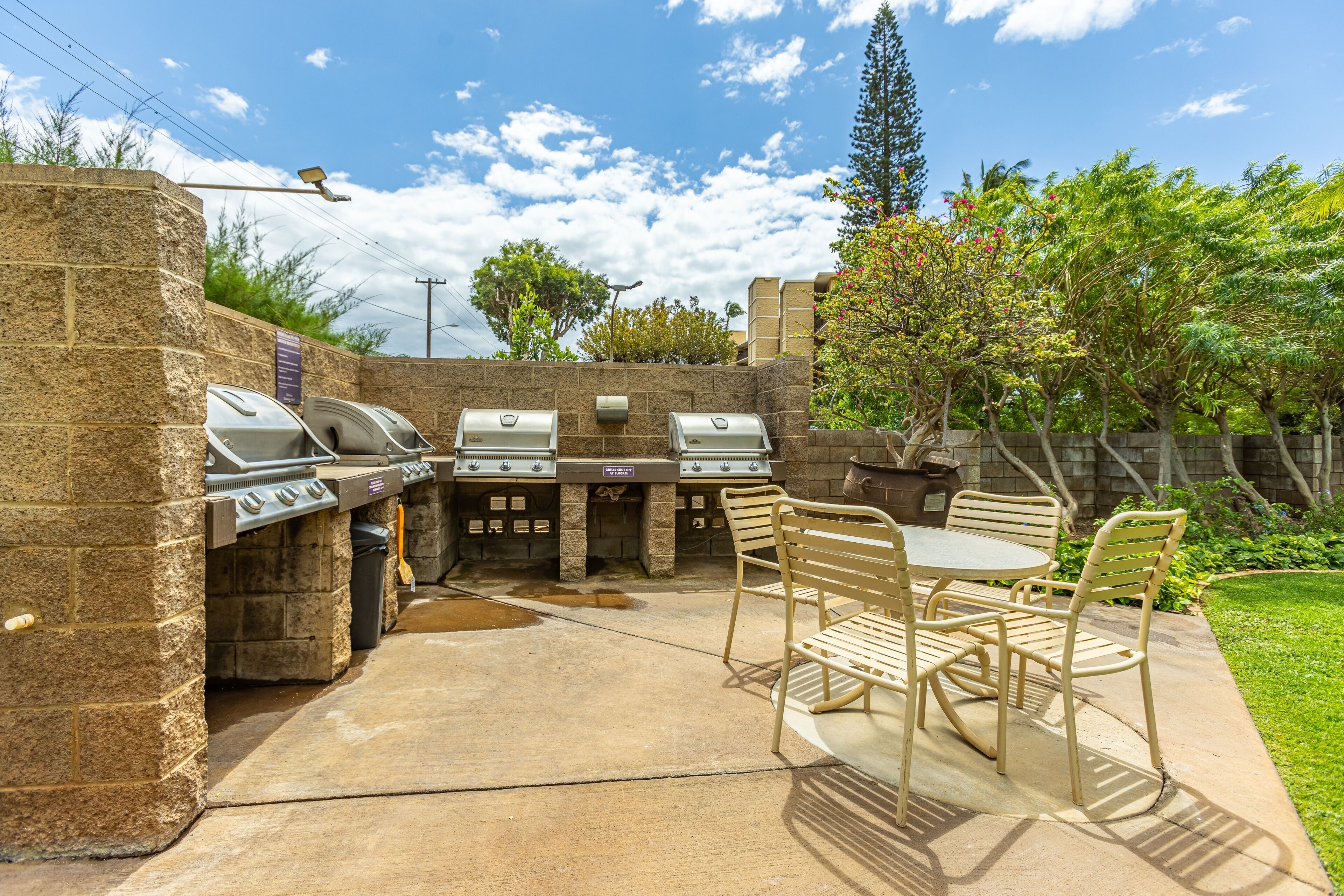 Condo, 2 Bedrooms | Outdoor dining