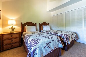 Condo, 2 Bedrooms | 2 bedrooms, WiFi (free) - Maalaea Surf, #c-8 2 Bedroom Condo by RedAwning (Kihei)