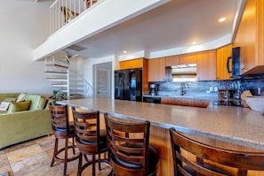 Private kitchen - Maalaea Surf, #c-8 2 Bedroom Condo by RedAwning (Kihei)