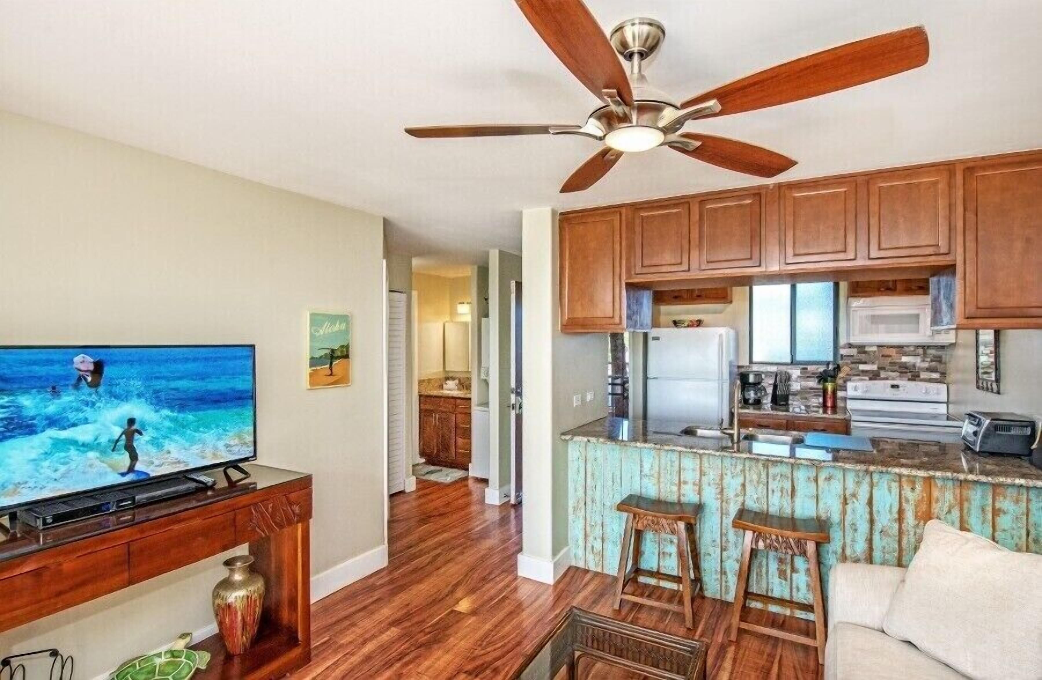 Condo, 1 Bedroom | Private kitchen | Coffee/tea maker, fridge, toaster
