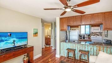 Condo, 1 Bedroom | Private kitchen