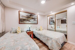 Condo, 2 Bedrooms