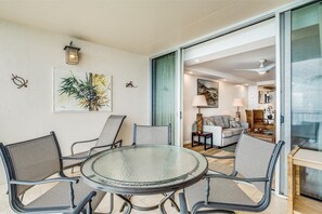 Condo, 2 Bedrooms | Dining