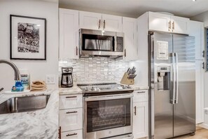 Condo, 2 Bedrooms | Private kitchen | Coffee/tea maker, fridge, oven - Royal Mauian, #517 2 Bedroom Condo by RedAwning (Kihei)