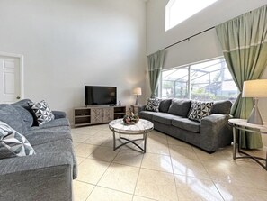 Maison, 5 chambres | Coin séjour