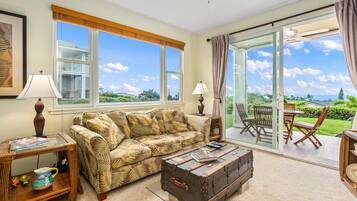 Townhome, 2 Bedrooms | Living area | Smart TV