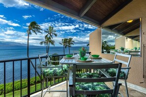 Condo, 2 Bedrooms | Property grounds