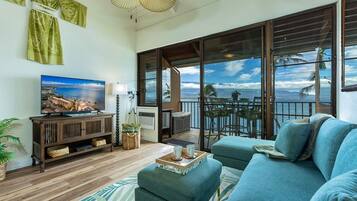 Condo, 2 Bedrooms | Living area