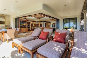 Villa, 3 Bedrooms | Property grounds