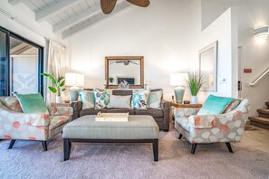 Condo, 2 phòng ngủ | Khu phòng khách