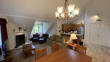 Condo, 2 Bedrooms | In-room dining