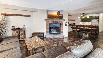 Condo, 4 Bedrooms | Living area