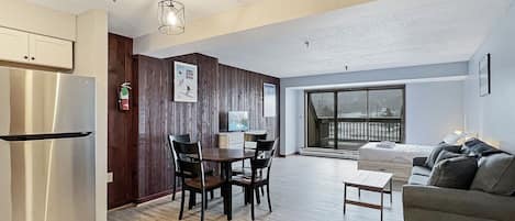 Studio | Living area