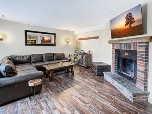 Condo, 4 Bedrooms | Living area - Mountain Green Condos at Killington by RedAwning (Killington)