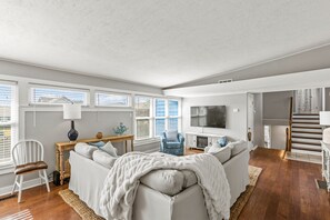 Smart TV, fireplace, video games