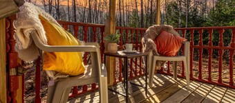 Remodeled Cabin w/fireplace, 2 miles from Lakewood