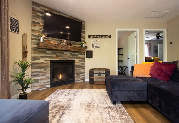 Smart TV, fireplace