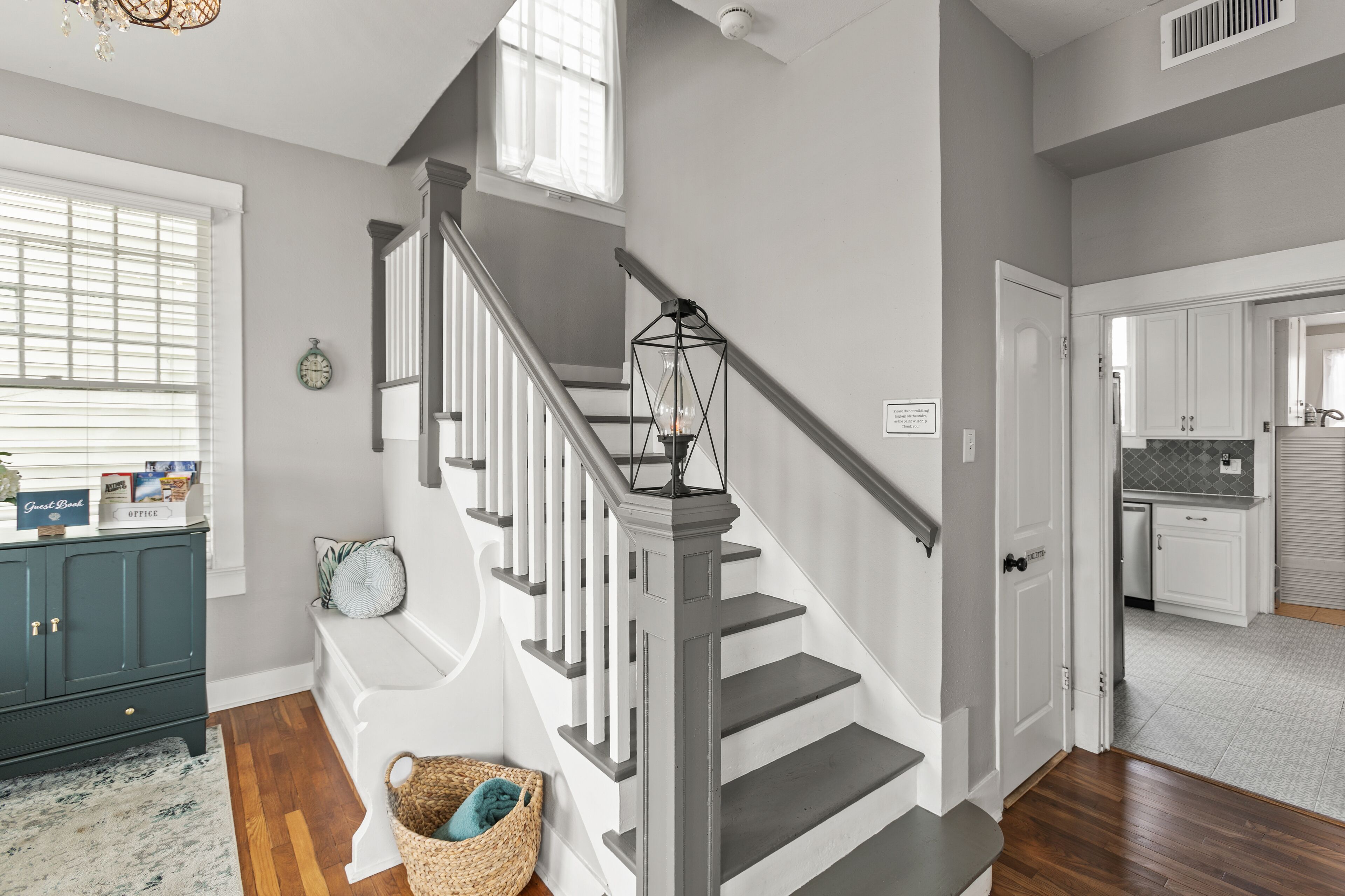 المنشأة من الداخل