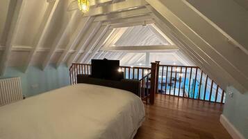 Cottage, Multiple Beds | 2 bedrooms, free WiFi, bed sheets