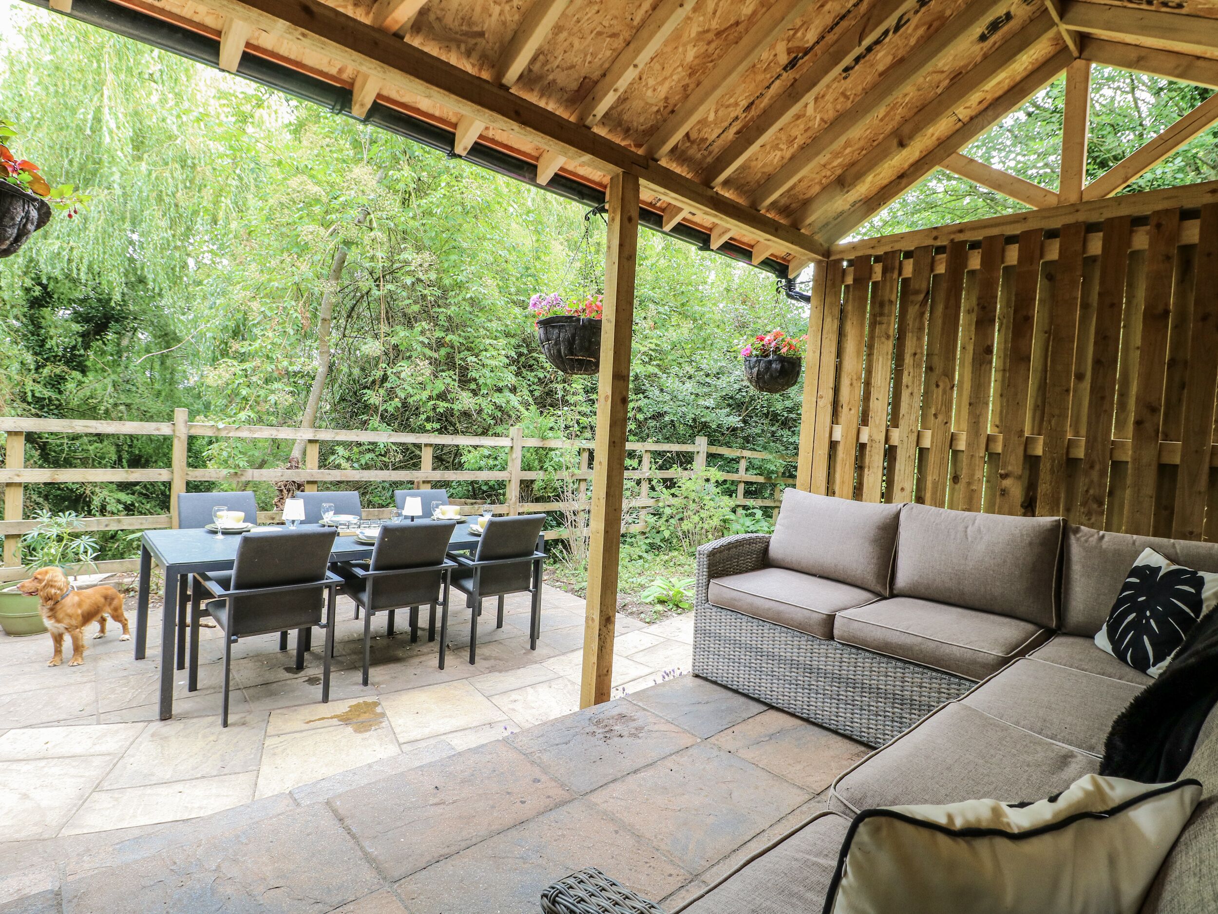 คอทเทจ | รับประทานอาหารกลางแจ้ง