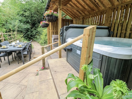 Cottage | Outdoor dining