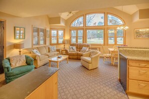 Télévision, cheminée