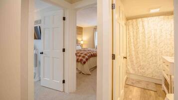 4 quartos, ferros/tábuas de passar roupa, Wi-Fi de cortesia