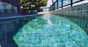 Estudio | Piscina | Una piscina al aire libre