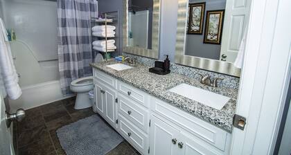 One level home close to interstate and 25 minutes to Nashville.