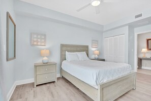 2 slaapkamers, een strijkplank/strijkijzer, gratis wifi, beddengoed