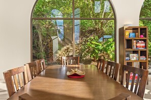 Dining - Huge Villa - Secluded Setting - Tons of Amenities (Ocotal)