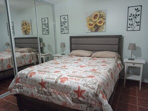 3 dormitorios, tabla de planchar con plancha, Internet y ropa de cama