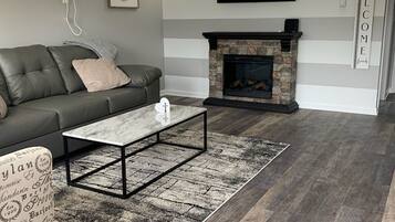 Smart TV, fireplace