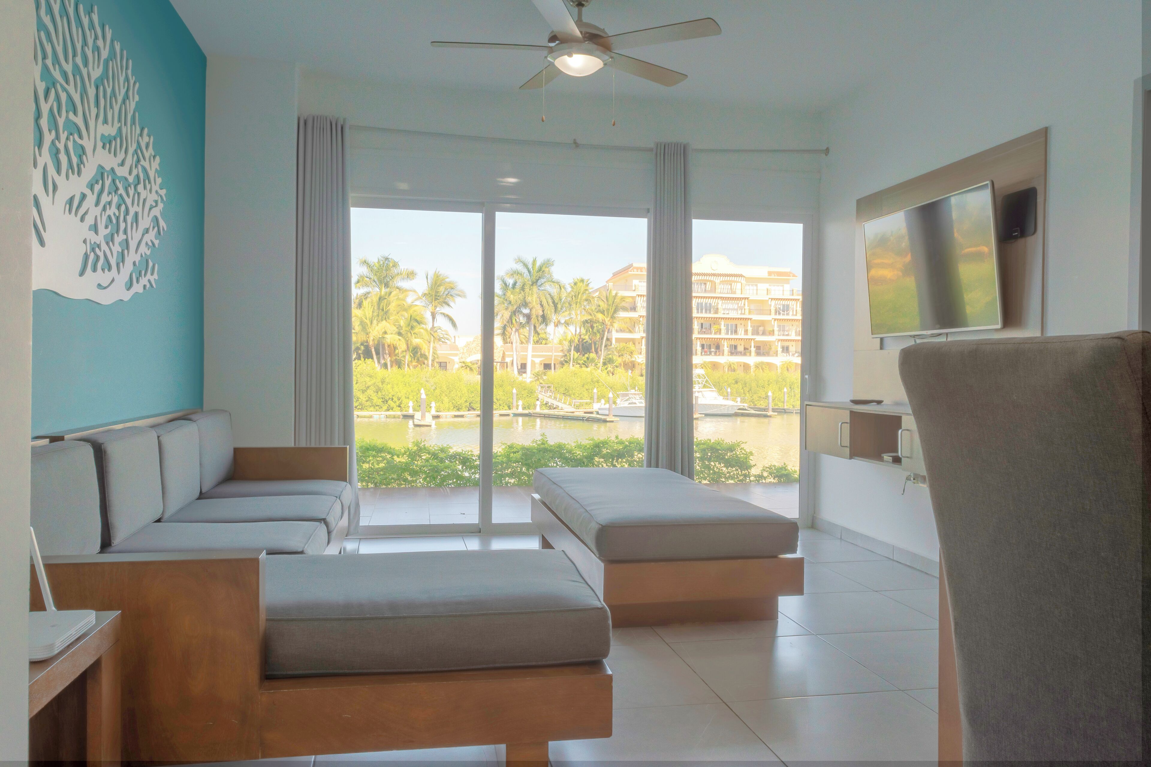 Pacifika 1014 , hermoso departamento ! | บริเวณนั่งเล่น | ทีวีจอแบ น 50 นิ้ว พร้อมช่องดิจิตอล, ทีวี