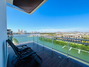 Pacifika 8013 , hermoso departamento! | Terraza o patio